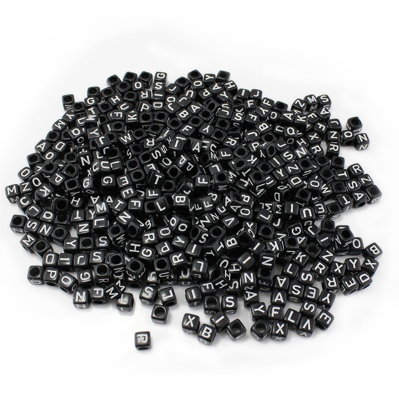 perles acryliques noires lettre