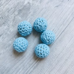 perle au crochet bleu azur