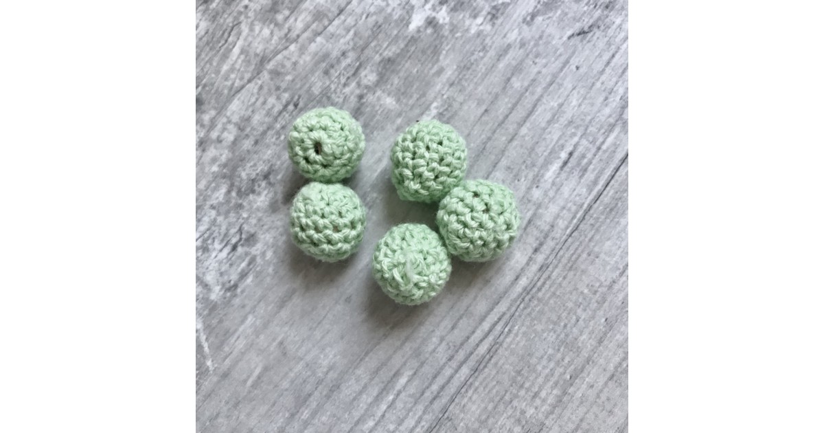 perle au crochet vert pastel